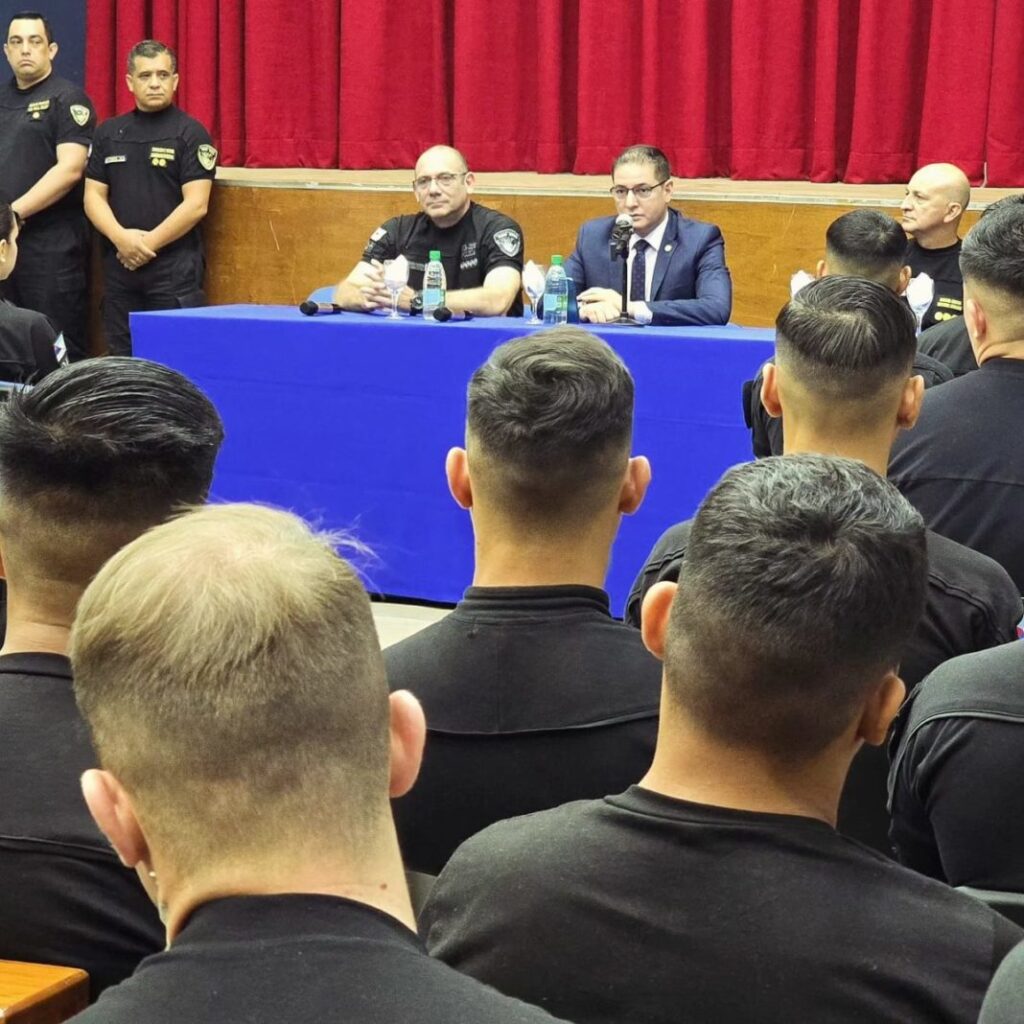 La-Policia-de-Misiones-asigna-al-90-de-los-nuevos-oficiales-al-interior-de-la-provincia-1-1068x1068